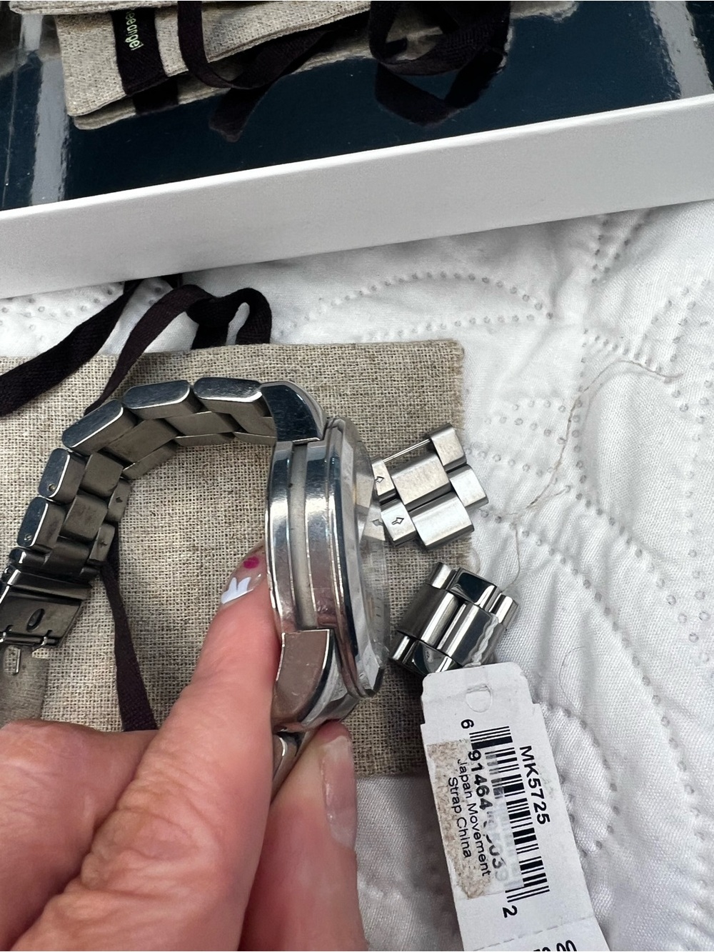 Michael Kors Women MK5725 Dress Date
Stainless Steel Quartz 42mm Watch
Silver - Picture 8 of 8
